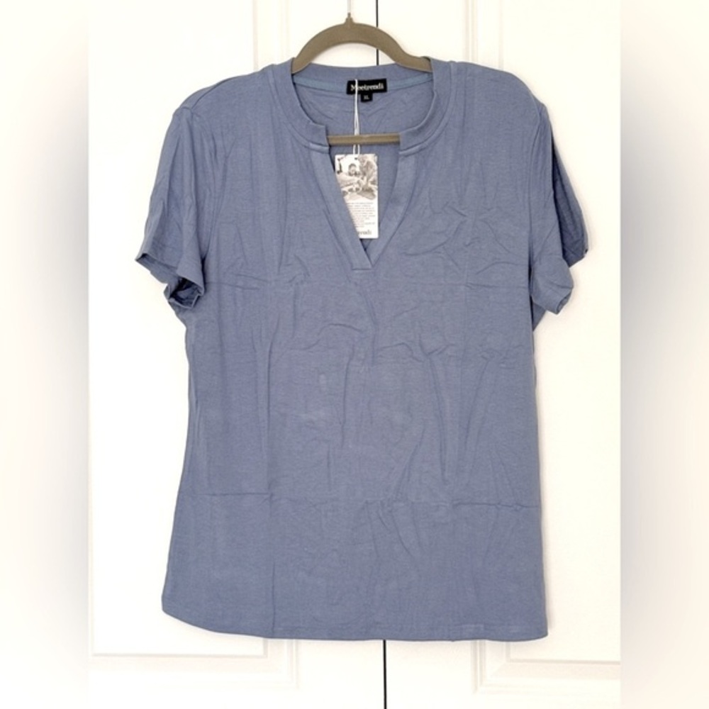 NWT Meetrendi Blue V-Neck T-Shirt - Super Soft & Stretchy! Size XL